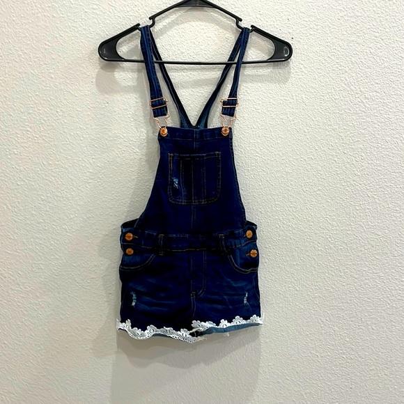 SoHO blue size 12. Dark denim short overalls. Super cute and comfy! - Picture 1 of 3